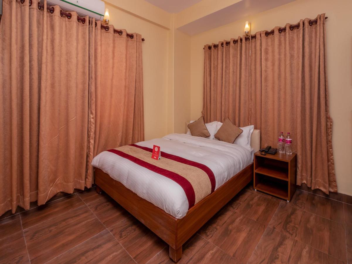 Oyo 253 Hotel Pinnacle Pokhara Esterno foto
