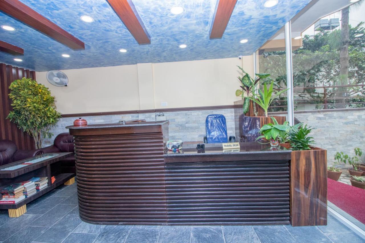 Oyo 253 Hotel Pinnacle Pokhara Esterno foto