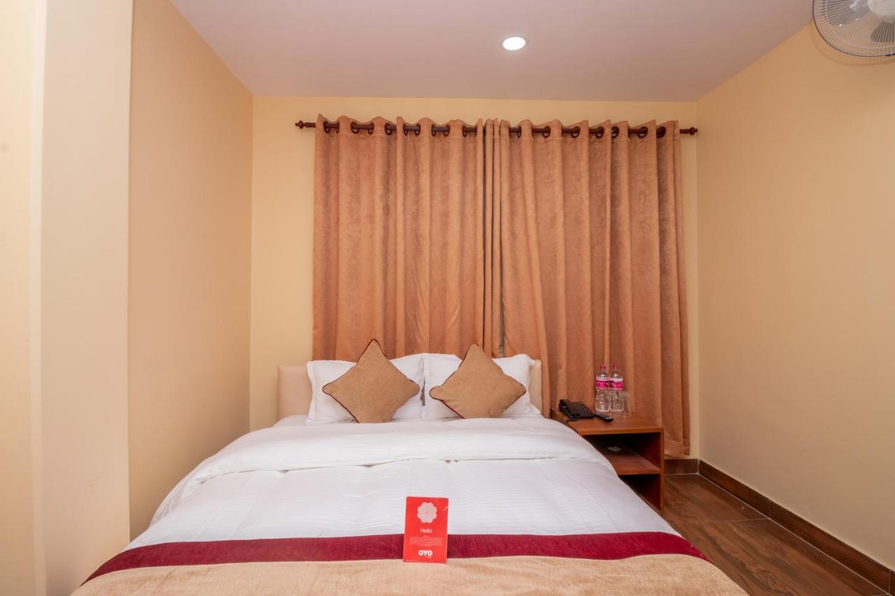 Oyo 253 Hotel Pinnacle Pokhara Esterno foto
