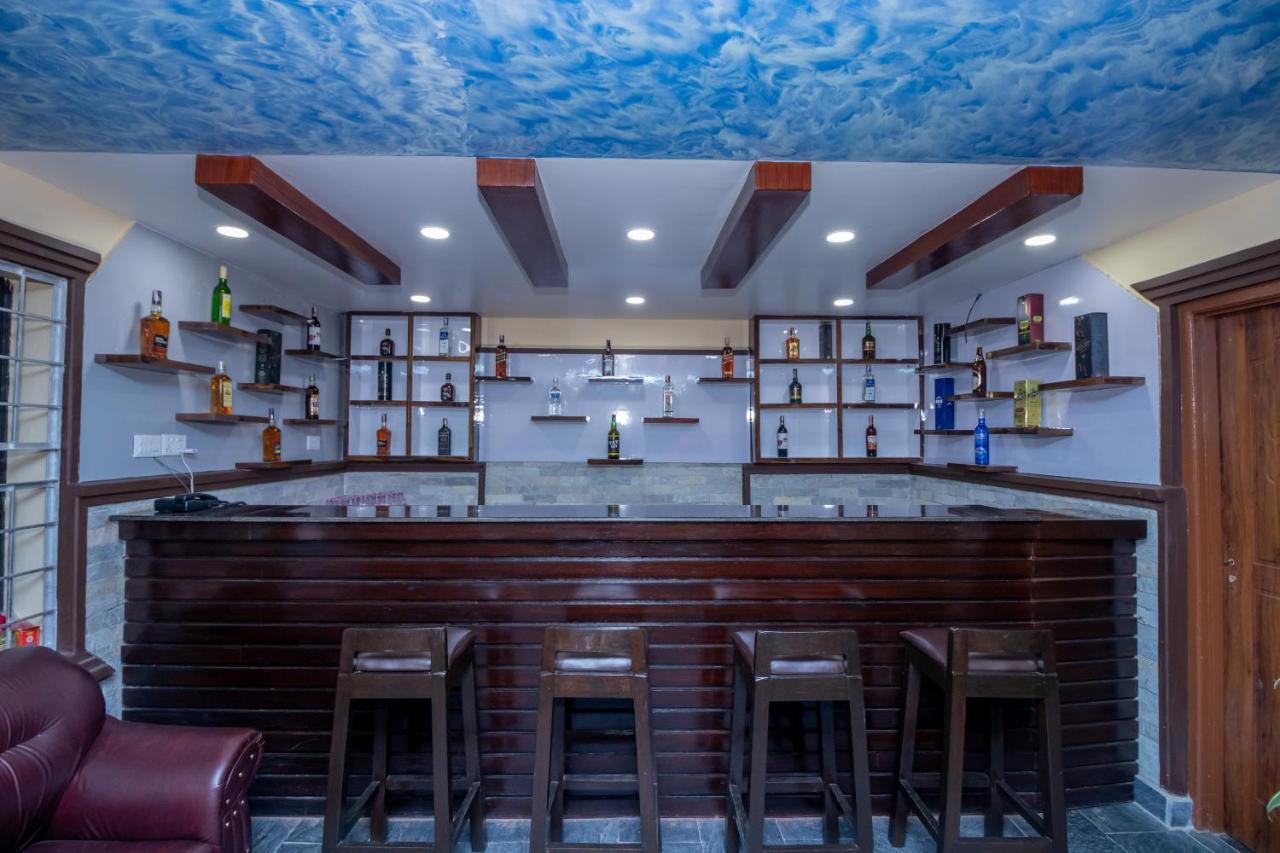 Oyo 253 Hotel Pinnacle Pokhara Esterno foto